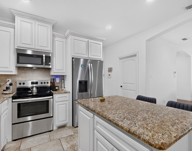 6606 Windward View Drive - Photo Thumbnail 13