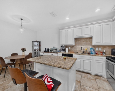 6606 Windward View Drive - Photo Thumbnail 11