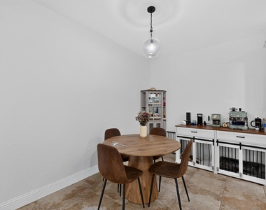 6606 Windward View Drive - Photo Thumbnail 8