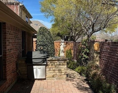 28 Emerald Pond Drive - Photo Thumbnail 15