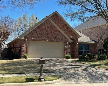 28 Emerald Pond Drive - Photo Thumbnail 1