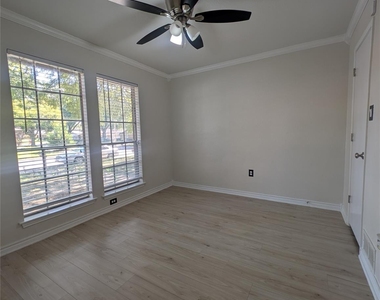 2100 Arlena Drive - Photo Thumbnail 15