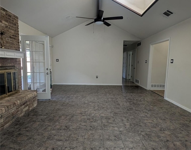 2100 Arlena Drive - Photo Thumbnail 6