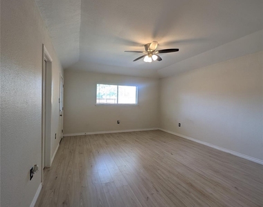 2100 Arlena Drive - Photo Thumbnail 18