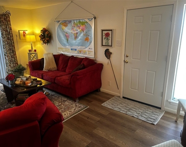 2600 Ivanhoe Lane - Photo Thumbnail 4
