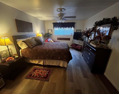2600 Ivanhoe Lane - Photo Thumbnail 7