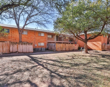 2600 Ivanhoe Lane - Photo Thumbnail 12