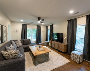 4514 Victor - Photo Thumbnail 4