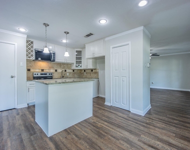 2652 Bluebird Lane - Photo Thumbnail 6