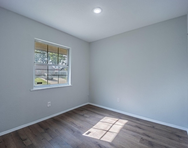 2652 Bluebird Lane - Photo Thumbnail 15
