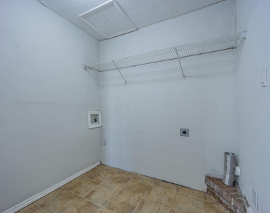 2652 Bluebird Lane - Photo Thumbnail 19