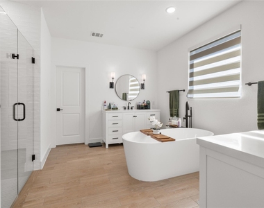 221 Diamond Dale - Photo Thumbnail 23