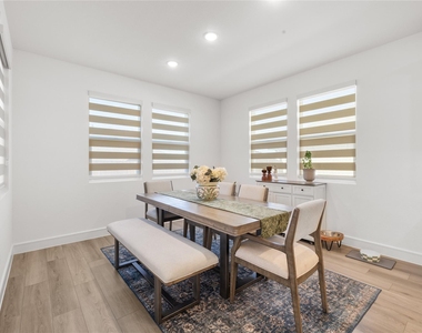 221 Diamond Dale - Photo Thumbnail 10
