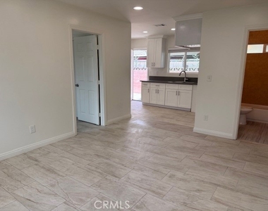 5198 Washington - Photo Thumbnail 2