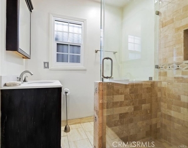 1283 S Dunsmuir Avenue - Photo Thumbnail 16
