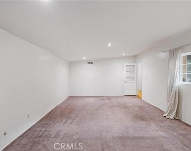 1283 S Dunsmuir Avenue - Photo Thumbnail 19