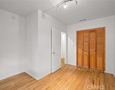 1283 S Dunsmuir Avenue - Photo Thumbnail 13