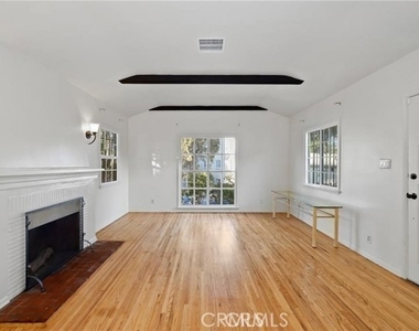 1283 S Dunsmuir Avenue - Photo Thumbnail 3