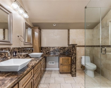 10485 La Sombra Avenue - Photo Thumbnail 11