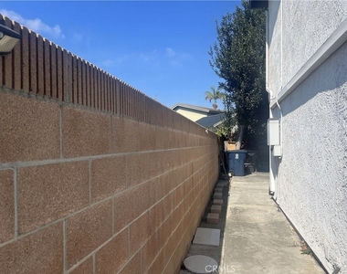 10485 La Sombra Avenue - Photo Thumbnail 3