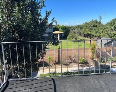 10485 La Sombra Avenue - Photo Thumbnail 5