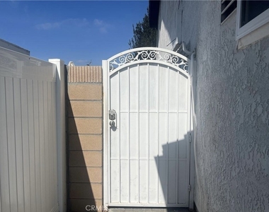 10485 La Sombra Avenue - Photo Thumbnail 2