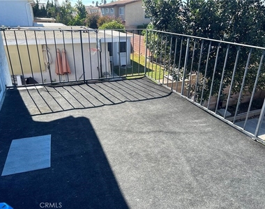 10485 La Sombra Avenue - Photo Thumbnail 7