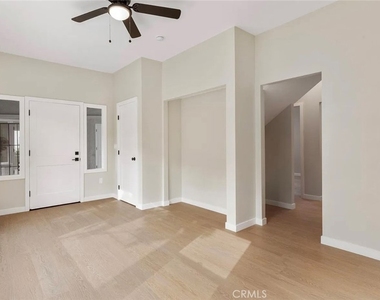 1220 E 1st Unit - Photo Thumbnail 3