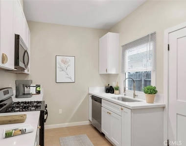 1220 E 1st Unit - Photo Thumbnail 6