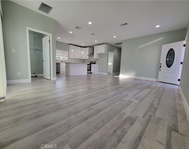 13455 Ontario Dr - Photo Thumbnail 4