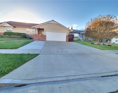 13455 Ontario Dr - Photo Thumbnail 19