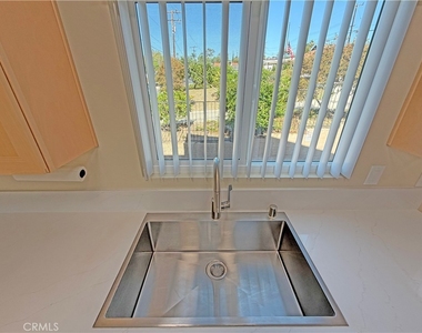917 W Imperial Highway - Photo Thumbnail 12