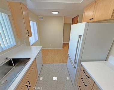 917 W Imperial Highway - Photo Thumbnail 13