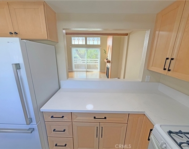917 W Imperial Highway - Photo Thumbnail 14