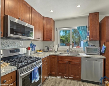 378 S 16th Street - Photo Thumbnail 2