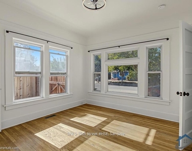 378 S 16th Street - Photo Thumbnail 15