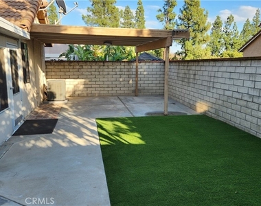 11265 Drake Street - Photo Thumbnail 3