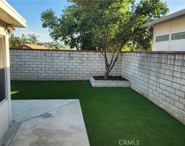 11265 Drake Street - Photo Thumbnail 2