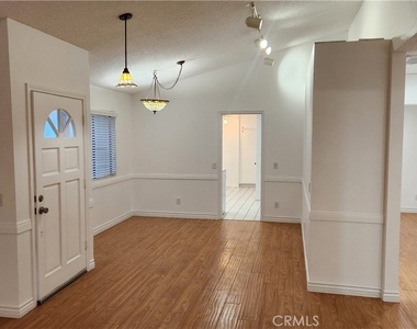 11265 Drake Street - Photo Thumbnail 4