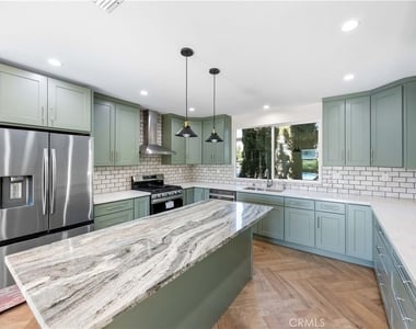 6903 Greeley Street - Photo Thumbnail 8