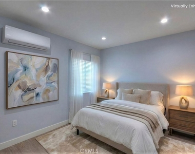 14604 1/2 Cohasset Street - Photo Thumbnail 3