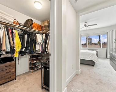 300 E 4th Street - Photo Thumbnail 8