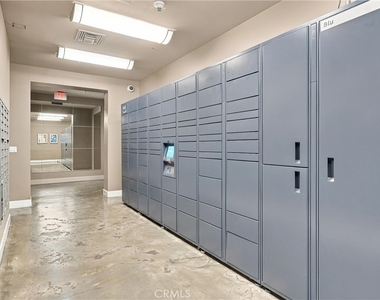 300 E 4th Street - Photo Thumbnail 19