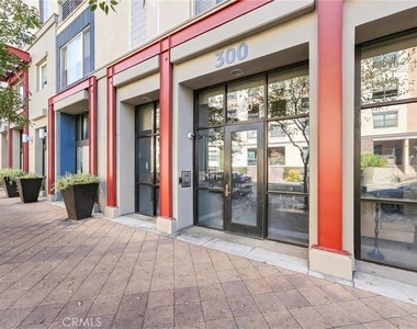 300 E 4th Street - Photo Thumbnail 15