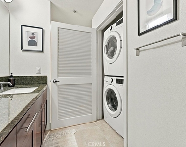 300 E 4th Street - Photo Thumbnail 11