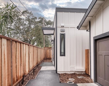285 Oak Park Lane - Photo Thumbnail 17