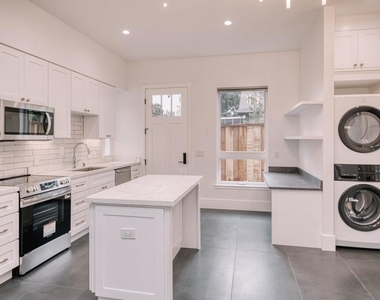 285 Oak Park Lane - Photo Thumbnail 8