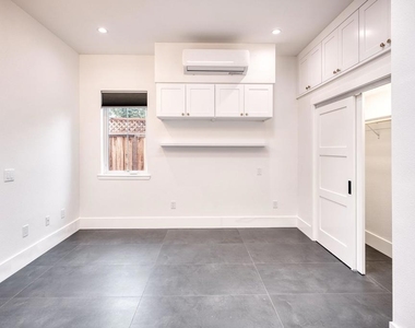 285 Oak Park Lane - Photo Thumbnail 14