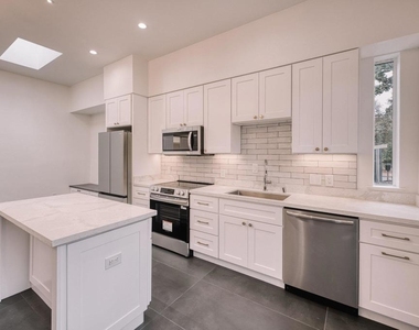 285 Oak Park Lane - Photo Thumbnail 2
