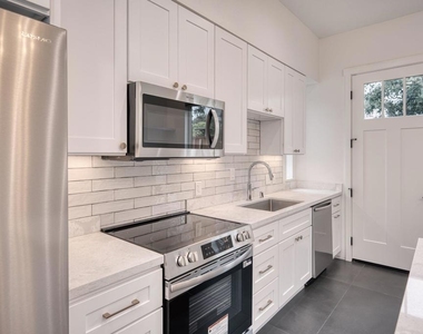 285 Oak Park Lane - Photo Thumbnail 4